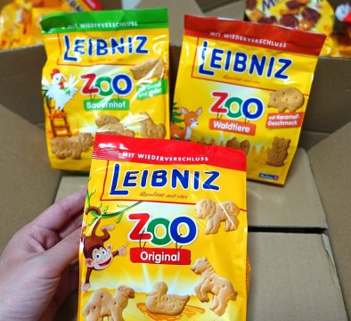 深夜食堂欧洲版美食精选：Leibniz 小麦黄油动物饼干，knoppers华夫饼干，HARIBO哈瑞宝金熊软糖等