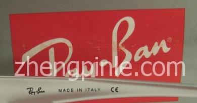 RayBan太阳镜的镜腿上显示意大利制造